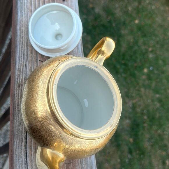 Antique Wheeling Decorative Gold Etched Tea Pot - Picture 2 of 4